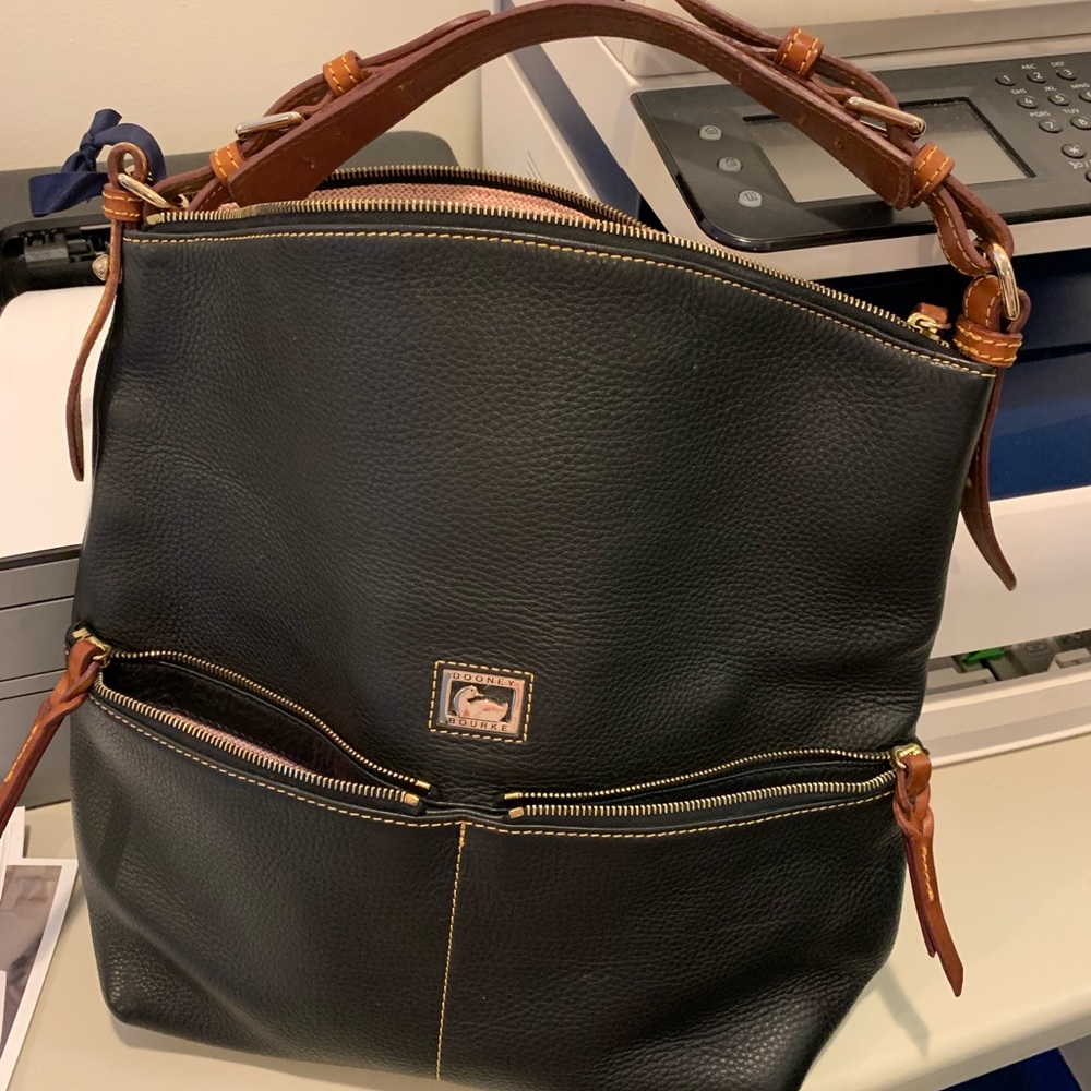 Dooney & Bourke Large Authentic Hsndbag